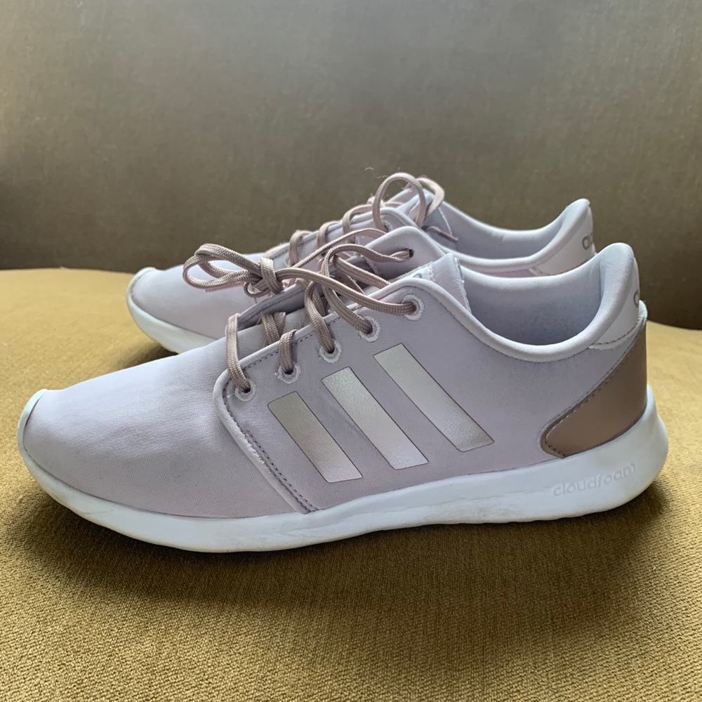 Adidas Womens Cloudfoam shoes 9 lilac